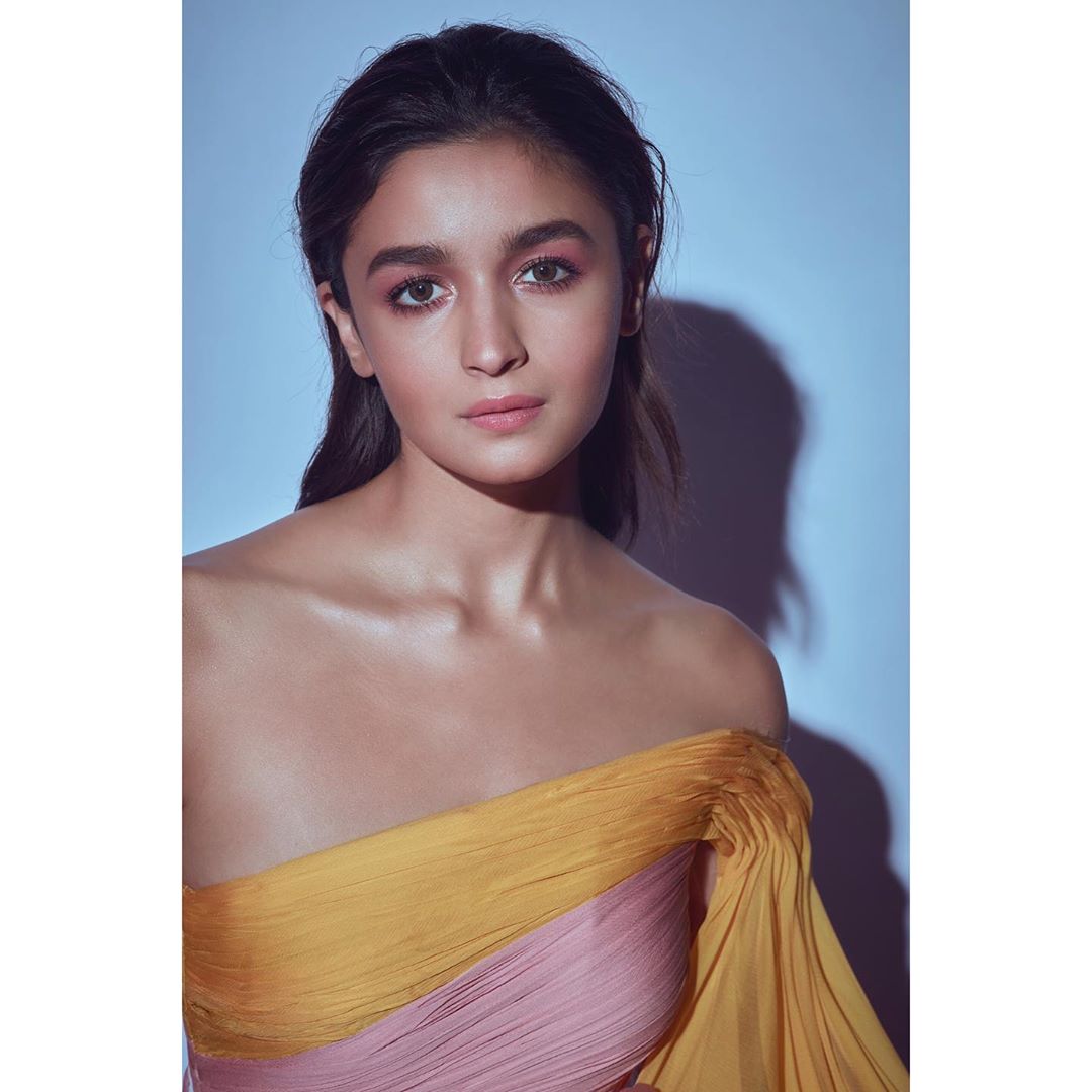 Aliya Bhatt styles- Featured Shot
